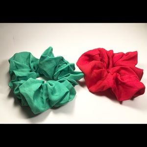 2pc Brand New Scrunchies